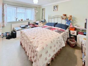 TOPPESFIELD AVENUE- click for photo gallery